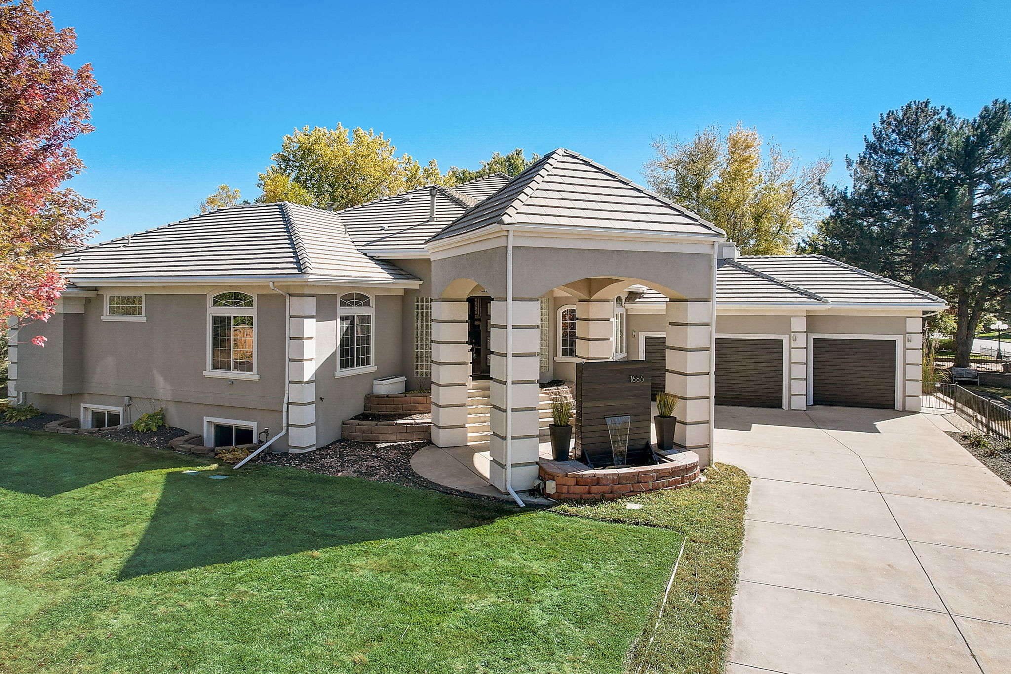 S Willow Ct-080