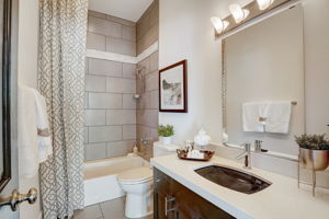 S Willow Ct-047