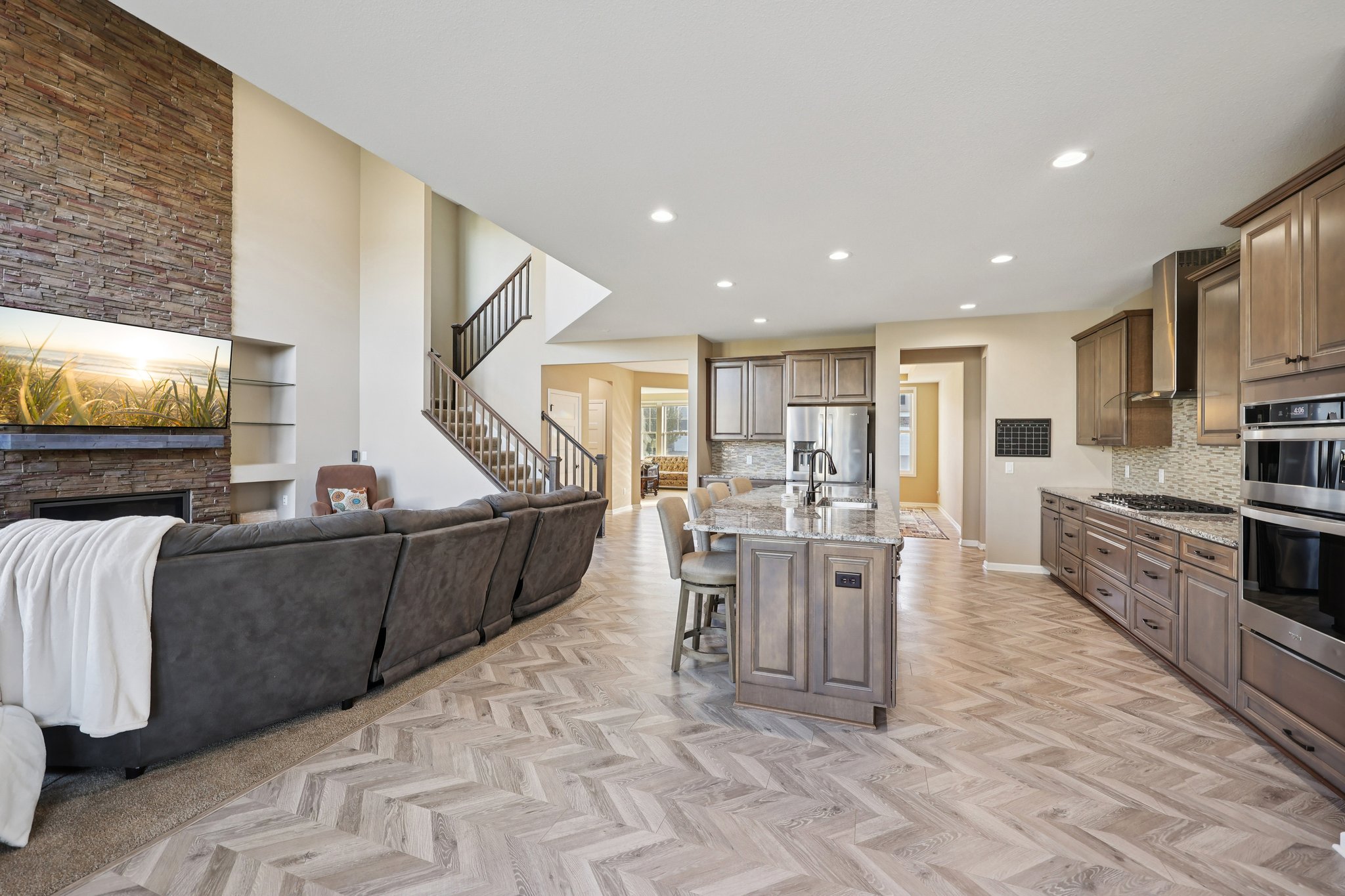 Reeder Rdg-L2310-018.jpg