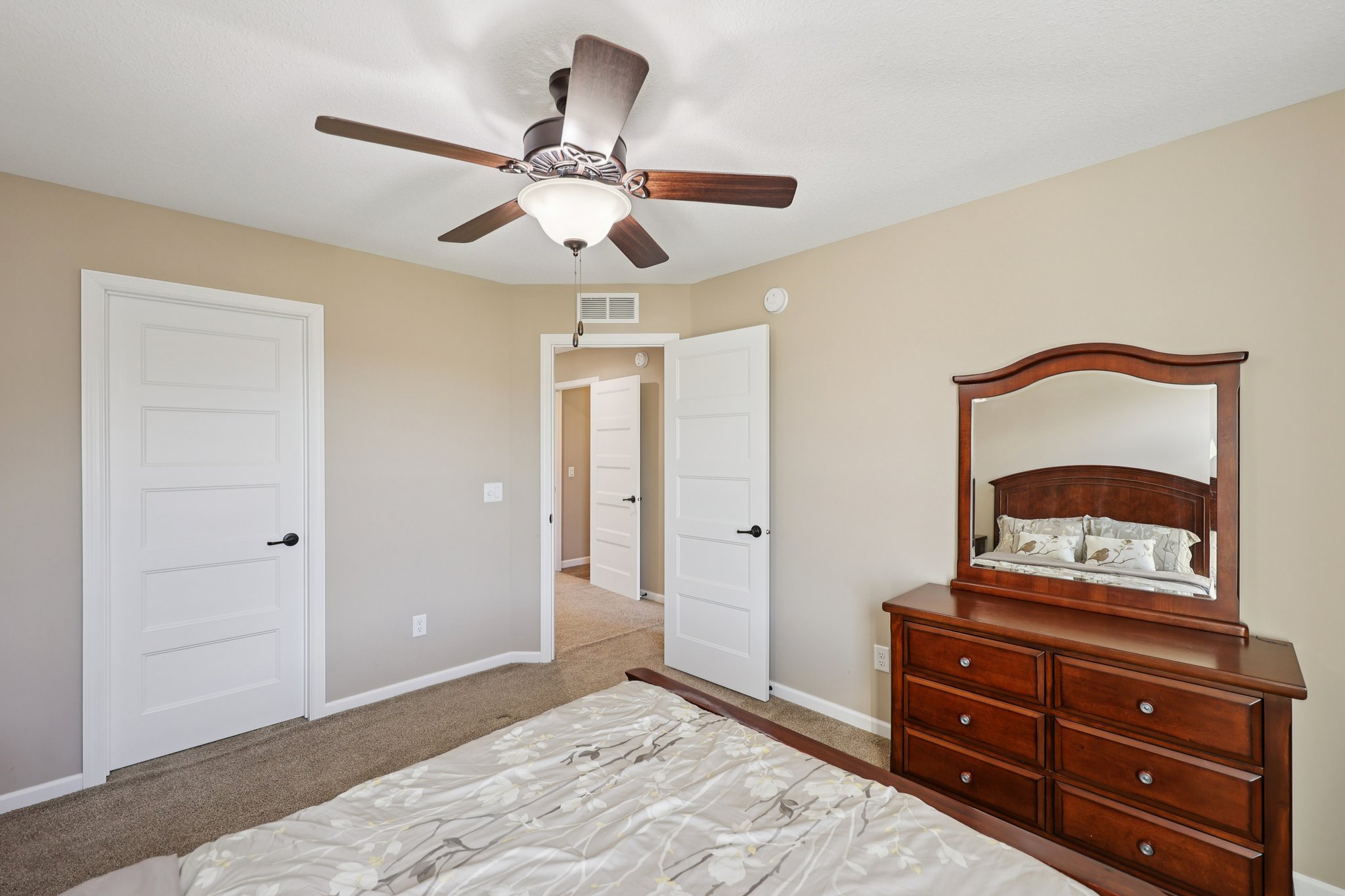 Reeder Rdg-L2310-032.jpg