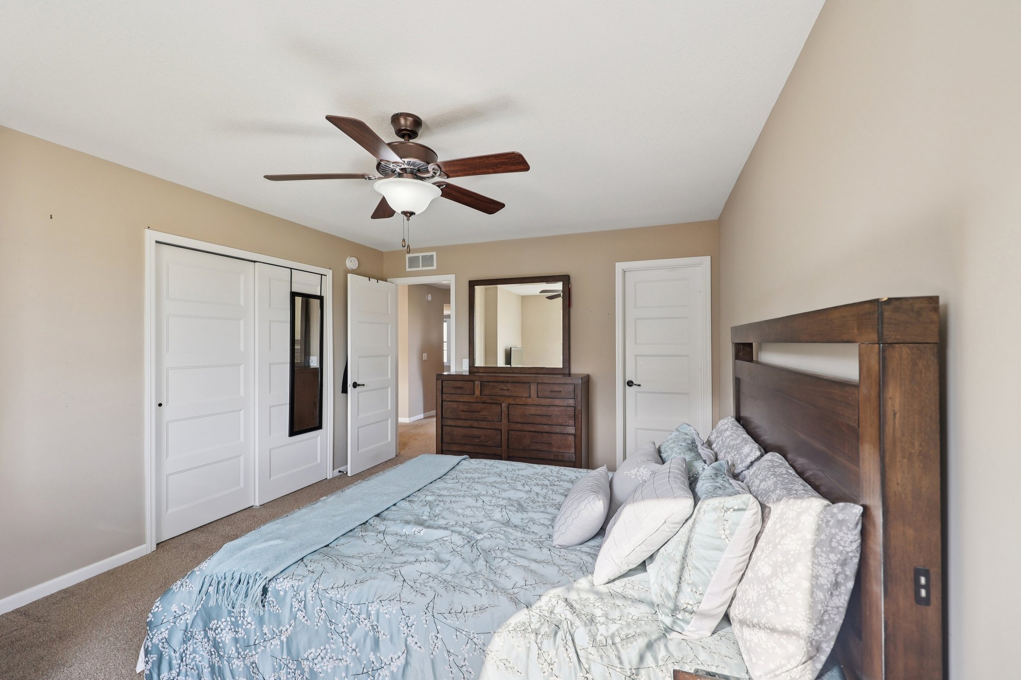 Reeder Rdg-L2310-035.jpg