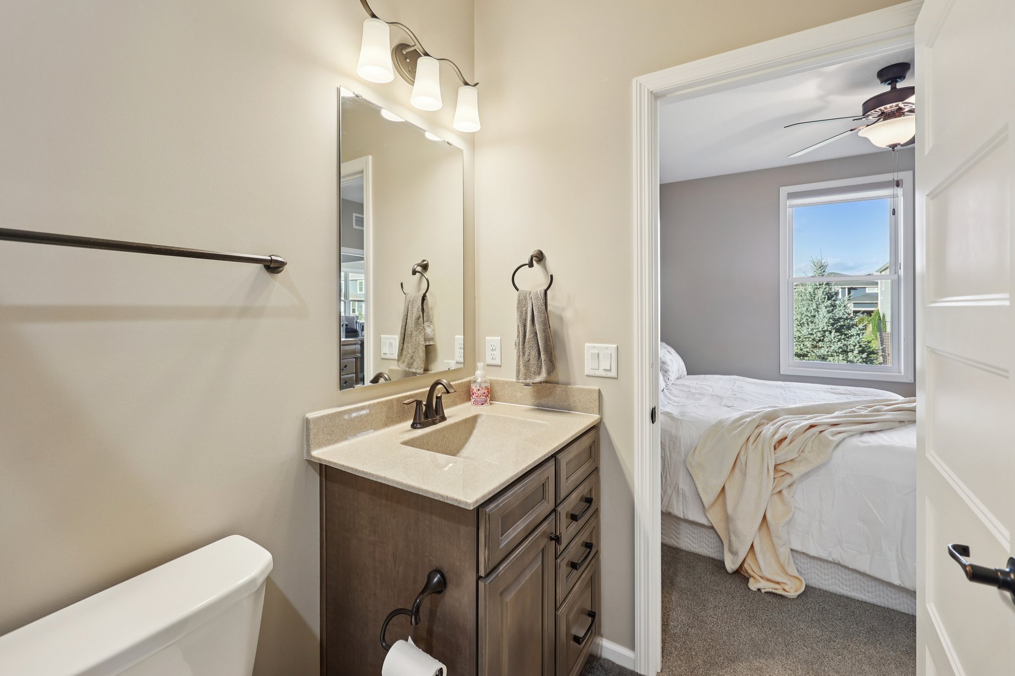 Reeder Rdg-L2310-057.jpg