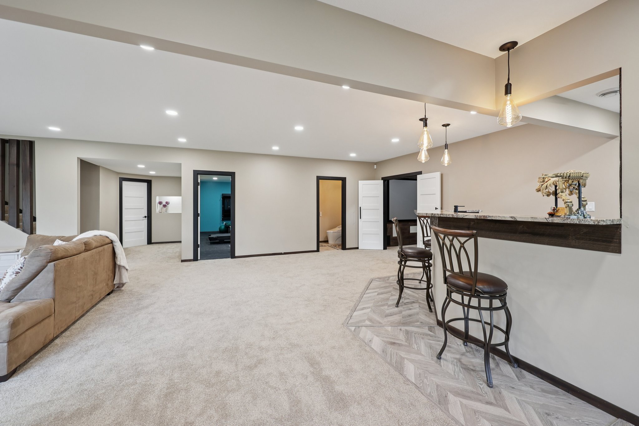 Reeder Rdg-L2310-068.jpg