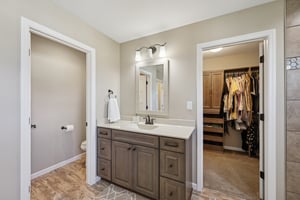 Reeder Rdg-L2310-049.jpg