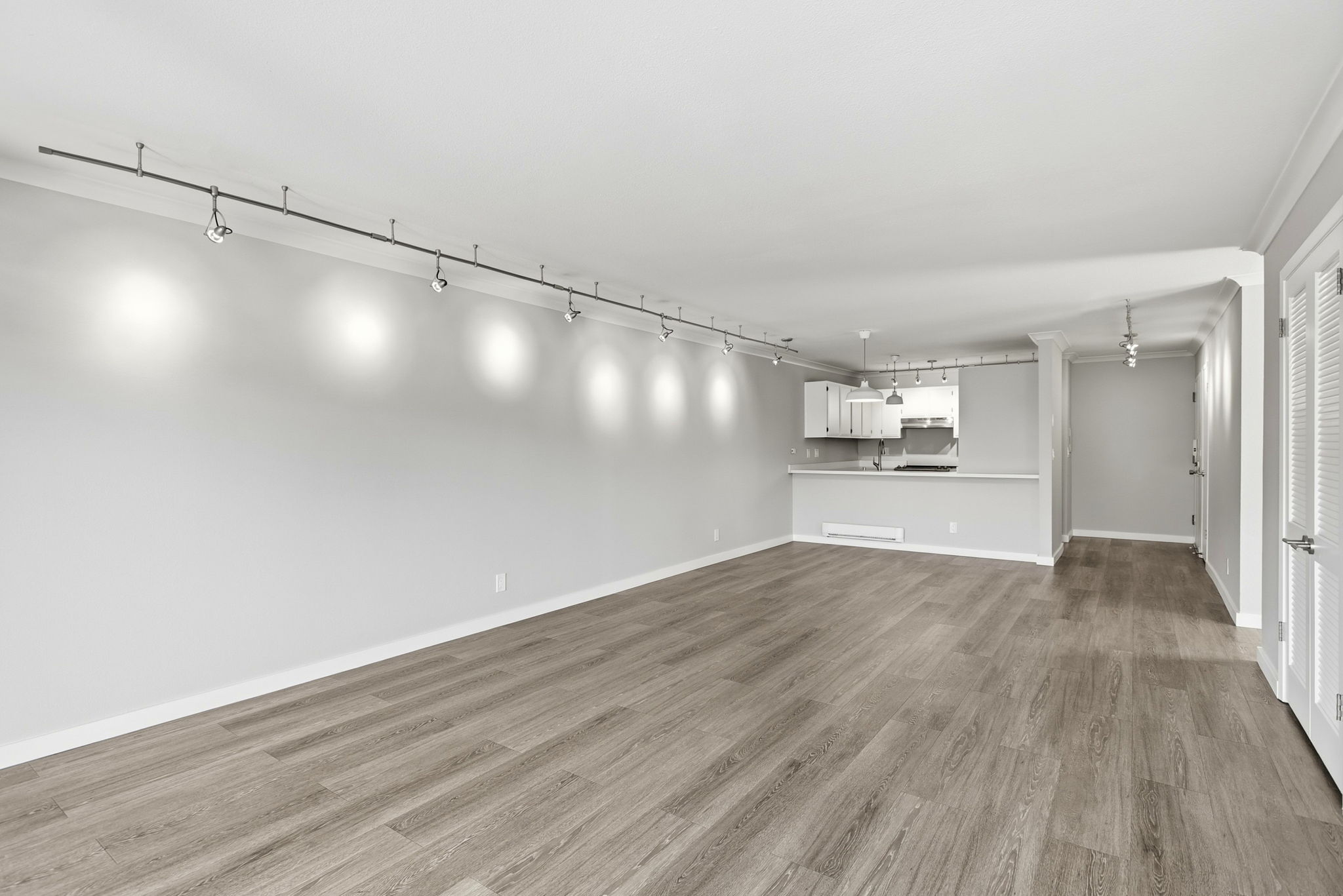 007_F8_1687 Bayridge Way 105