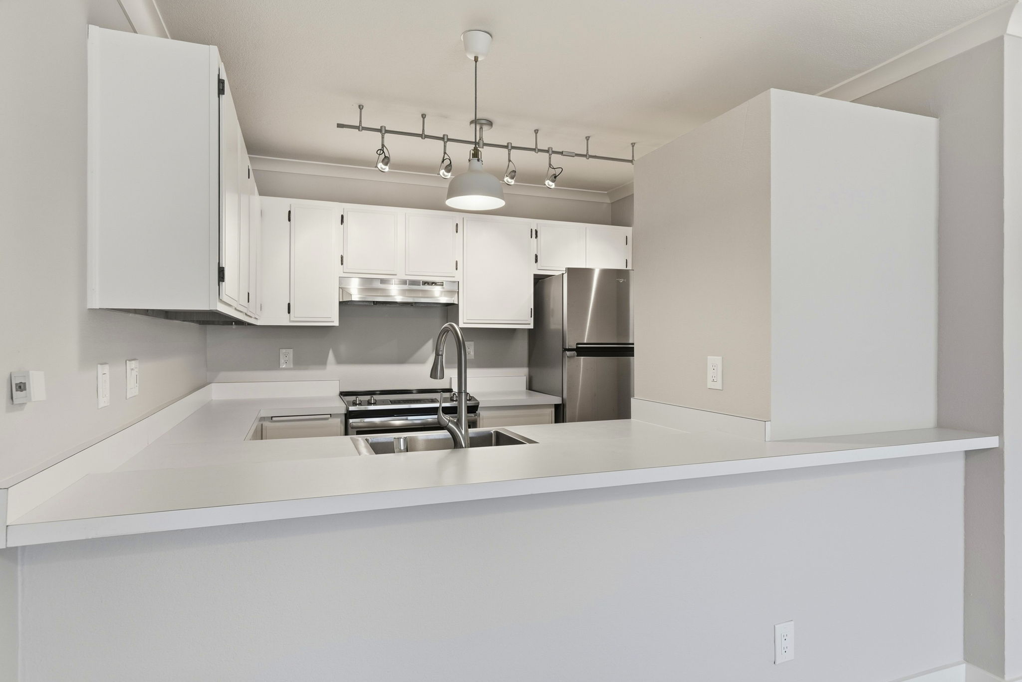 014_F8_1687 Bayridge Way 105
