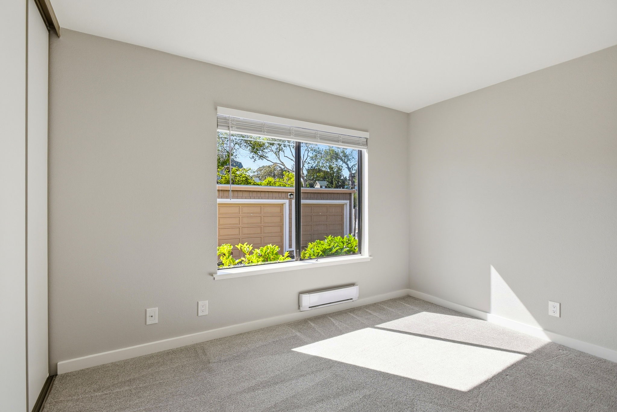 017_F8_1687 Bayridge Way 105