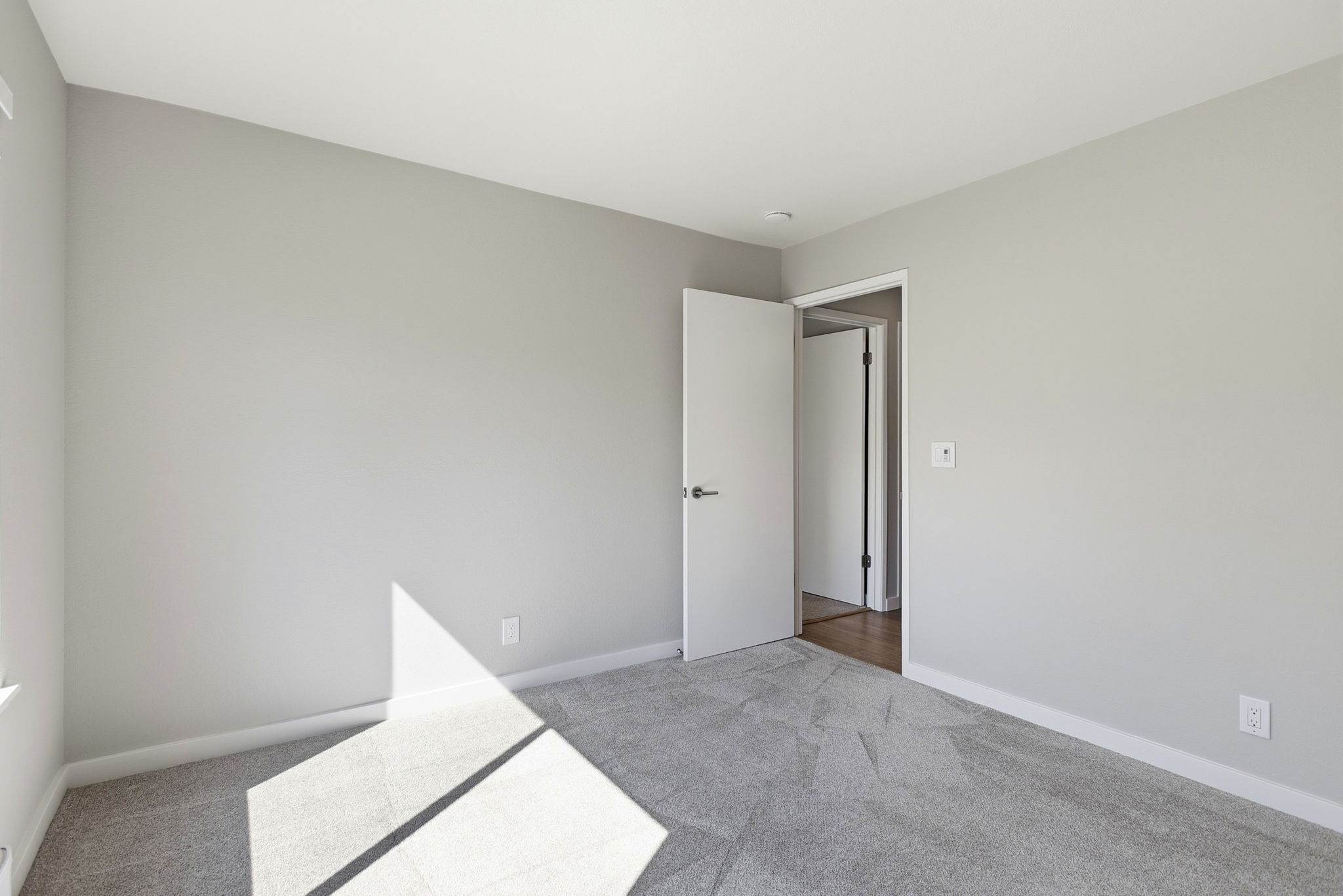 018_F8_1687 Bayridge Way 105
