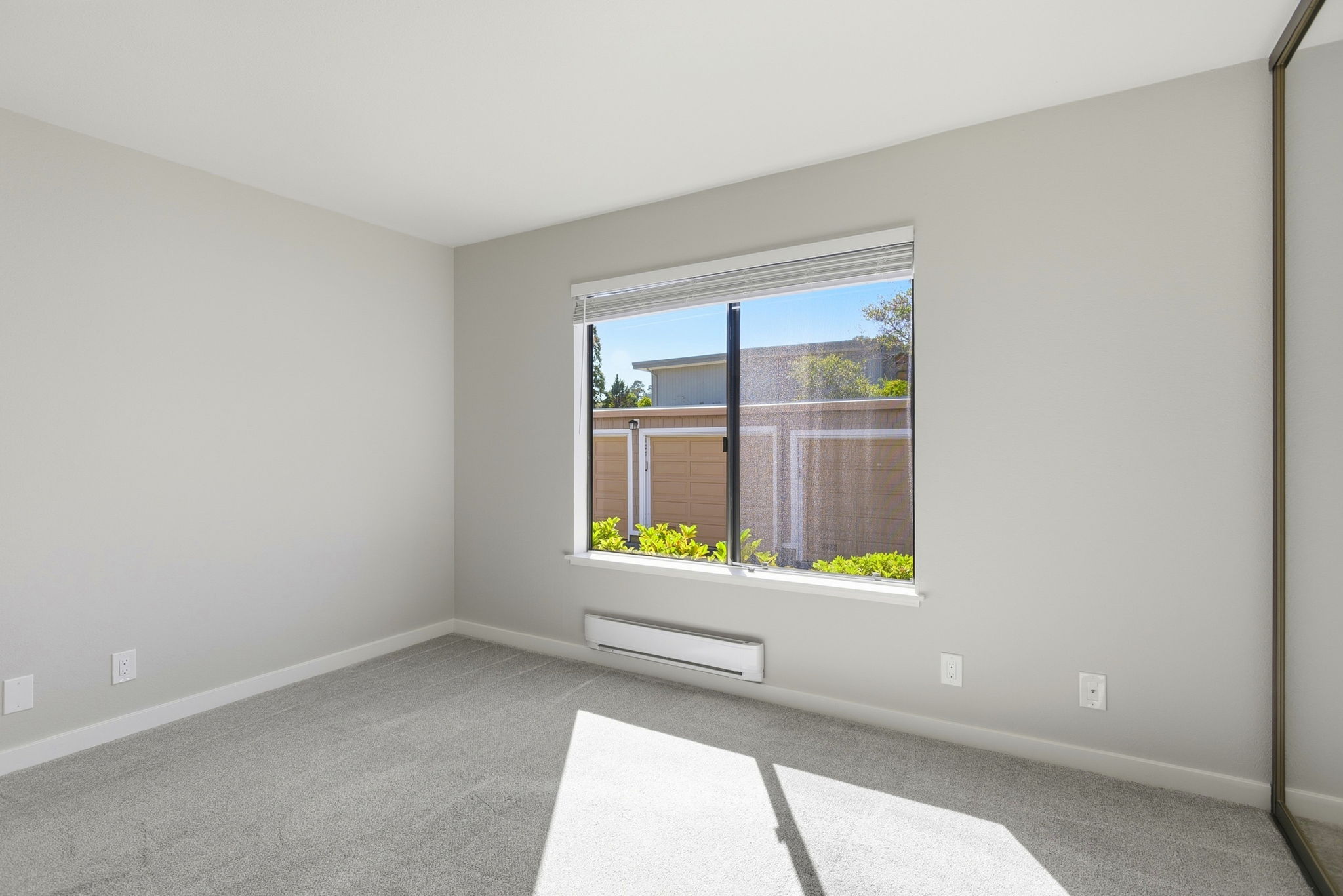 021_F8_1687 Bayridge Way 105