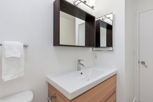 026_F8_1687 Bayridge Way 105
