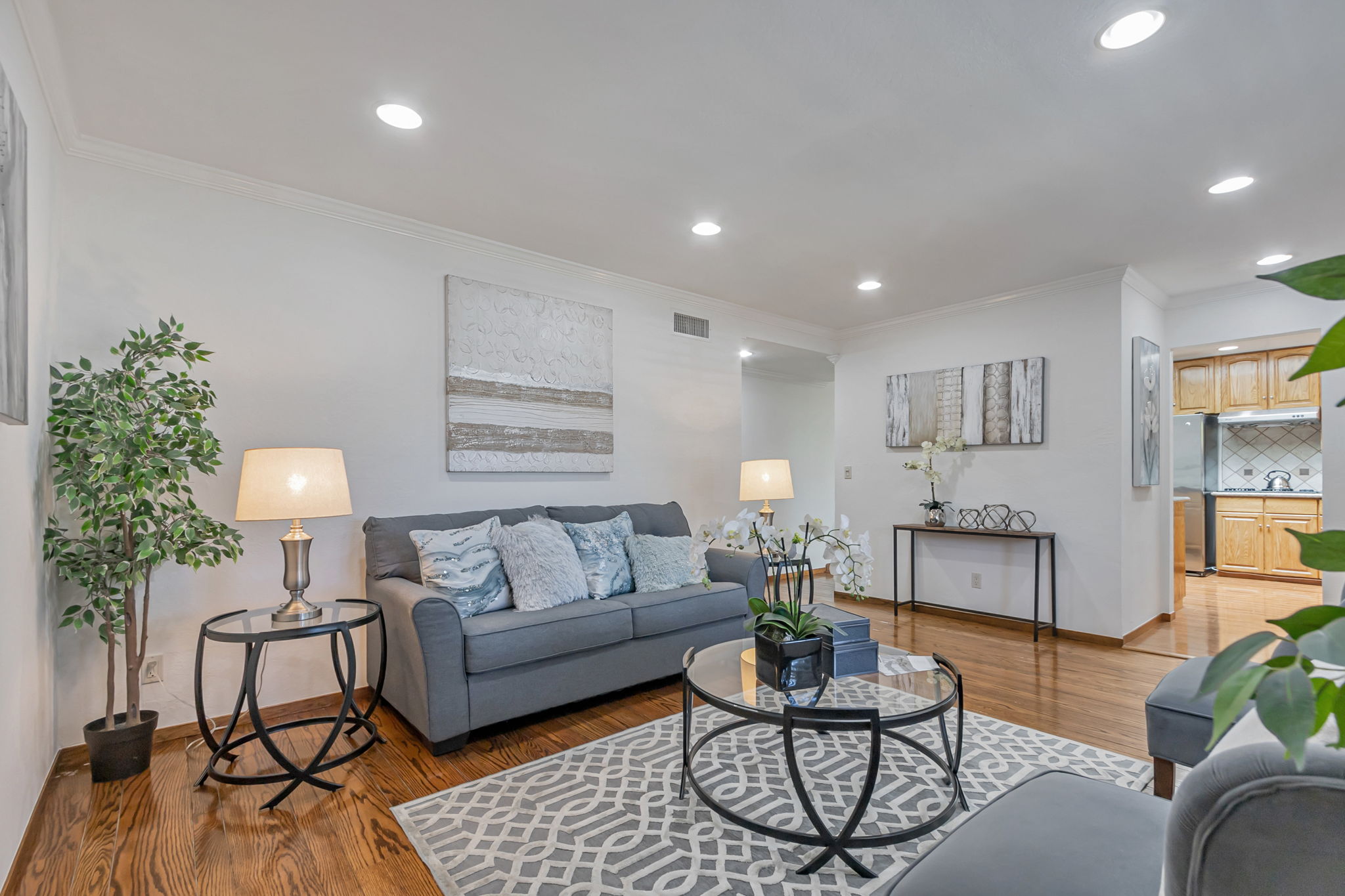 009_1687 Mendenhall Dr