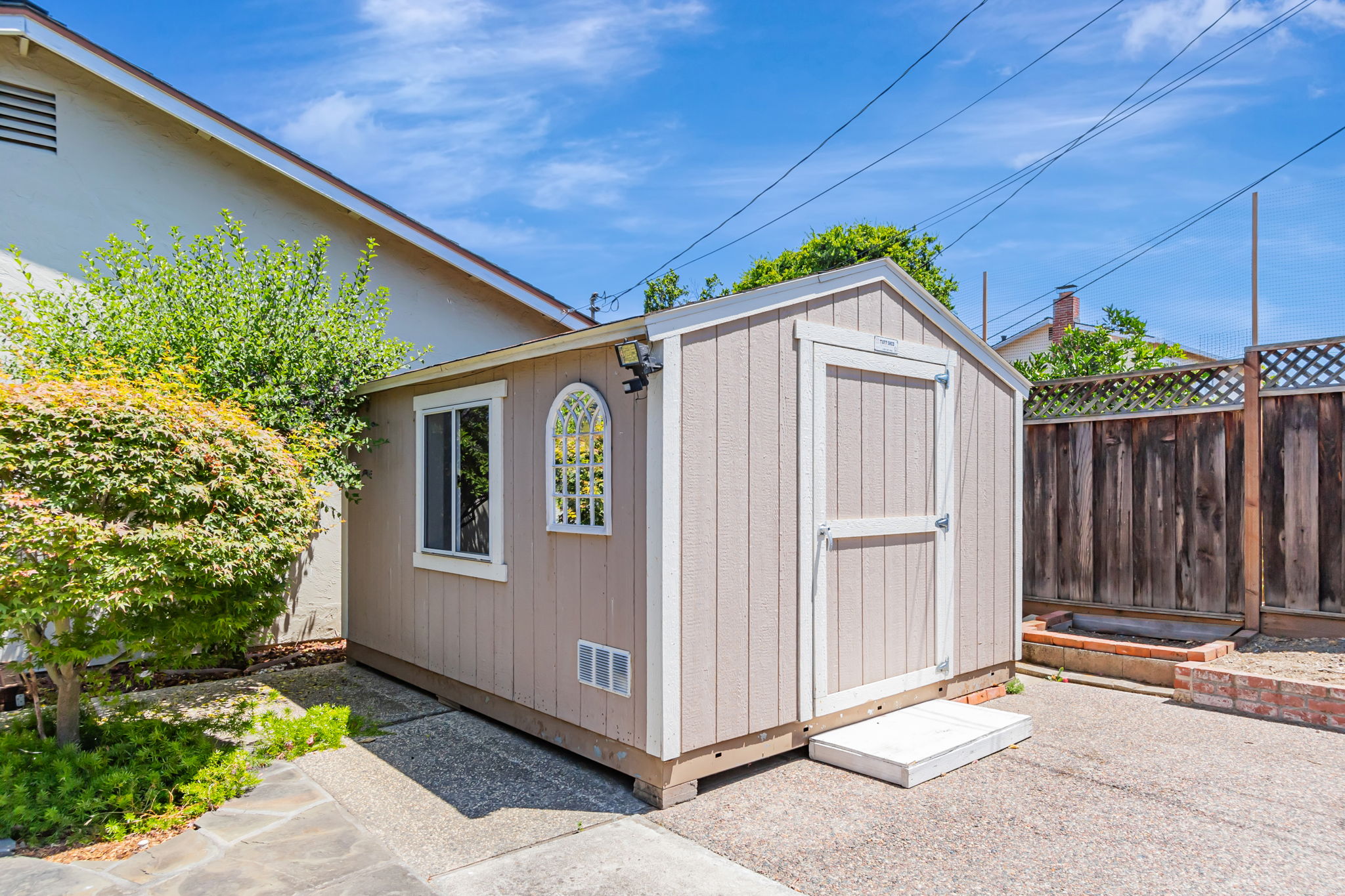 039_1687 Mendenhall Dr
