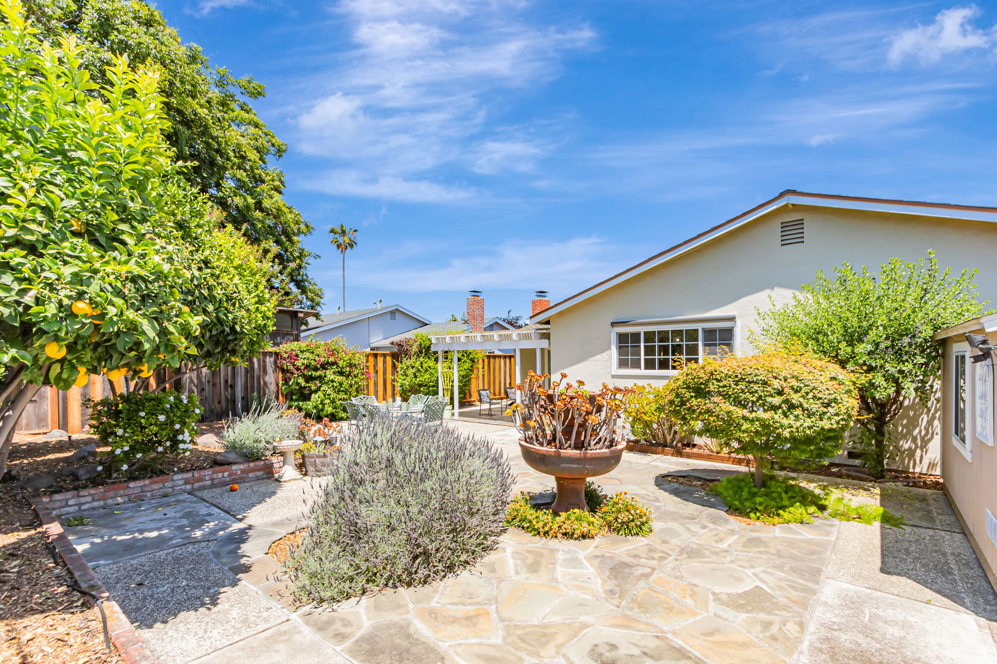 041_1687 Mendenhall Dr