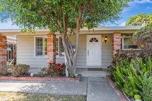 005_1687 Mendenhall Dr
