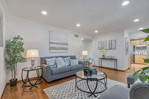 009_1687 Mendenhall Dr