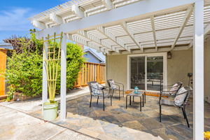 043_1687 Mendenhall Dr