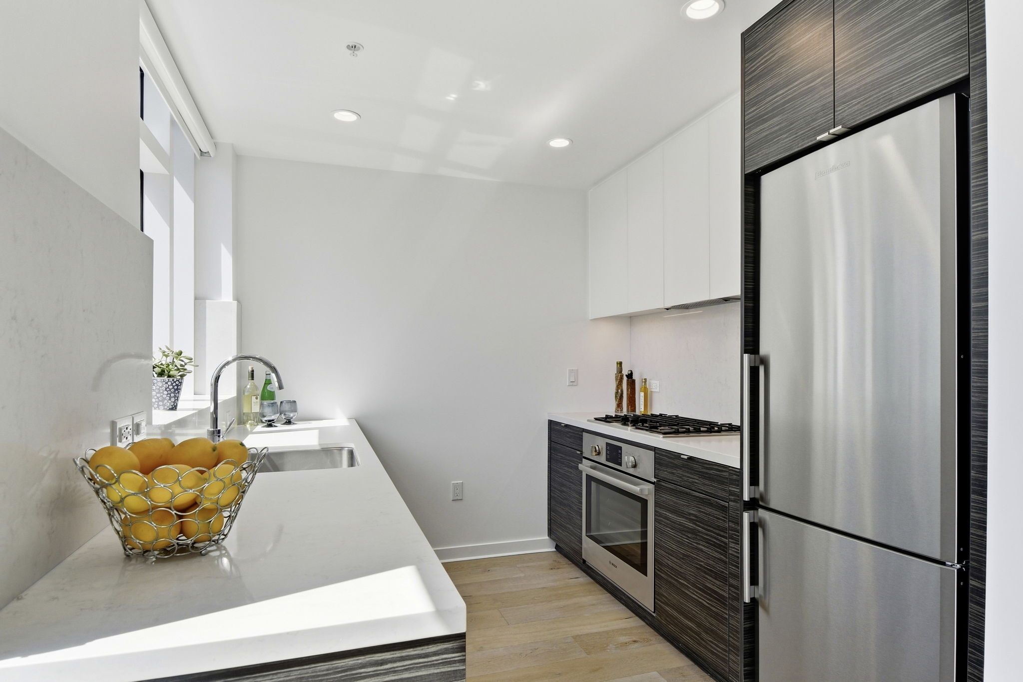 023_F8_1688 Pine St_