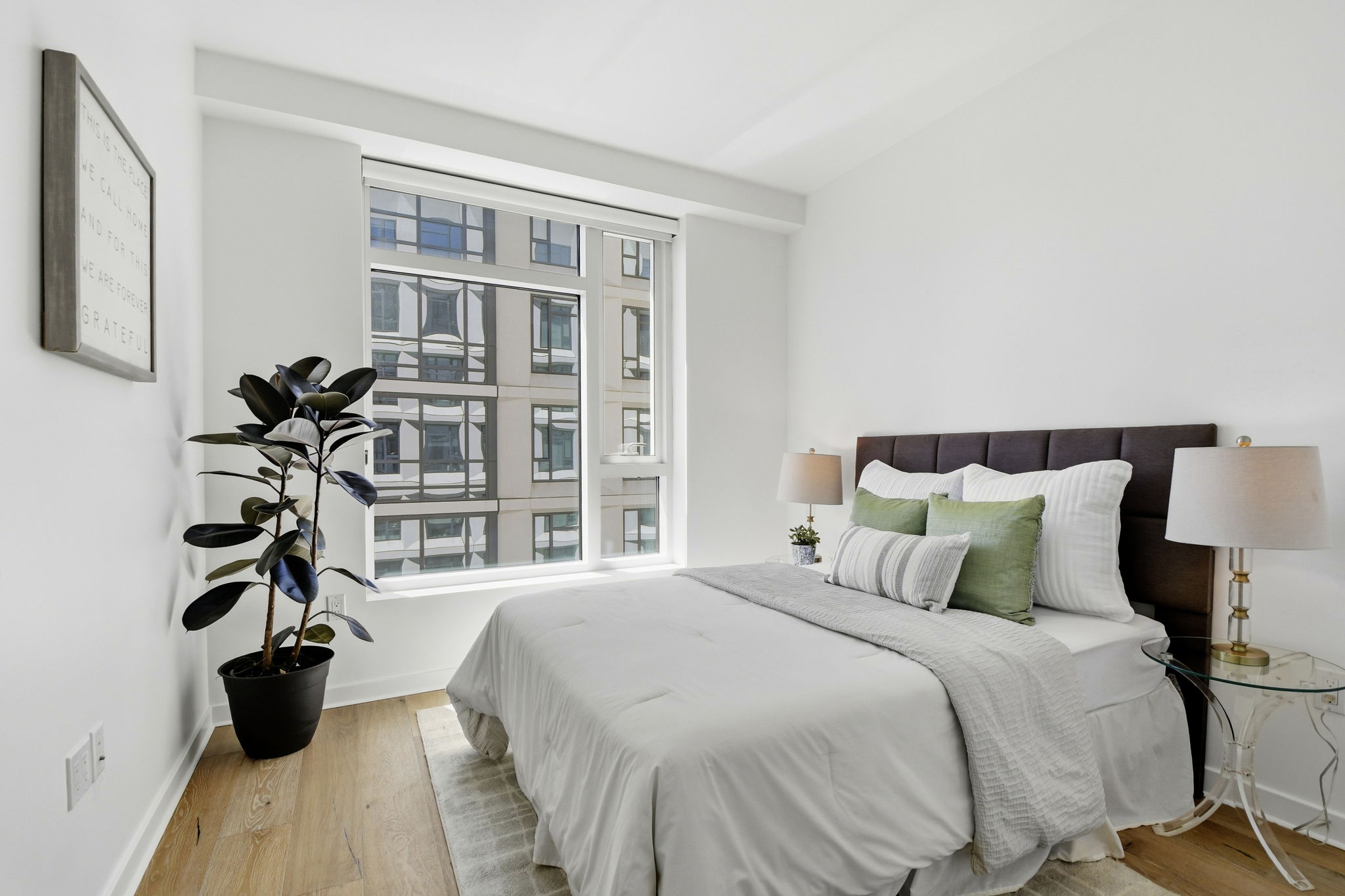 031_F8_1688 Pine St_