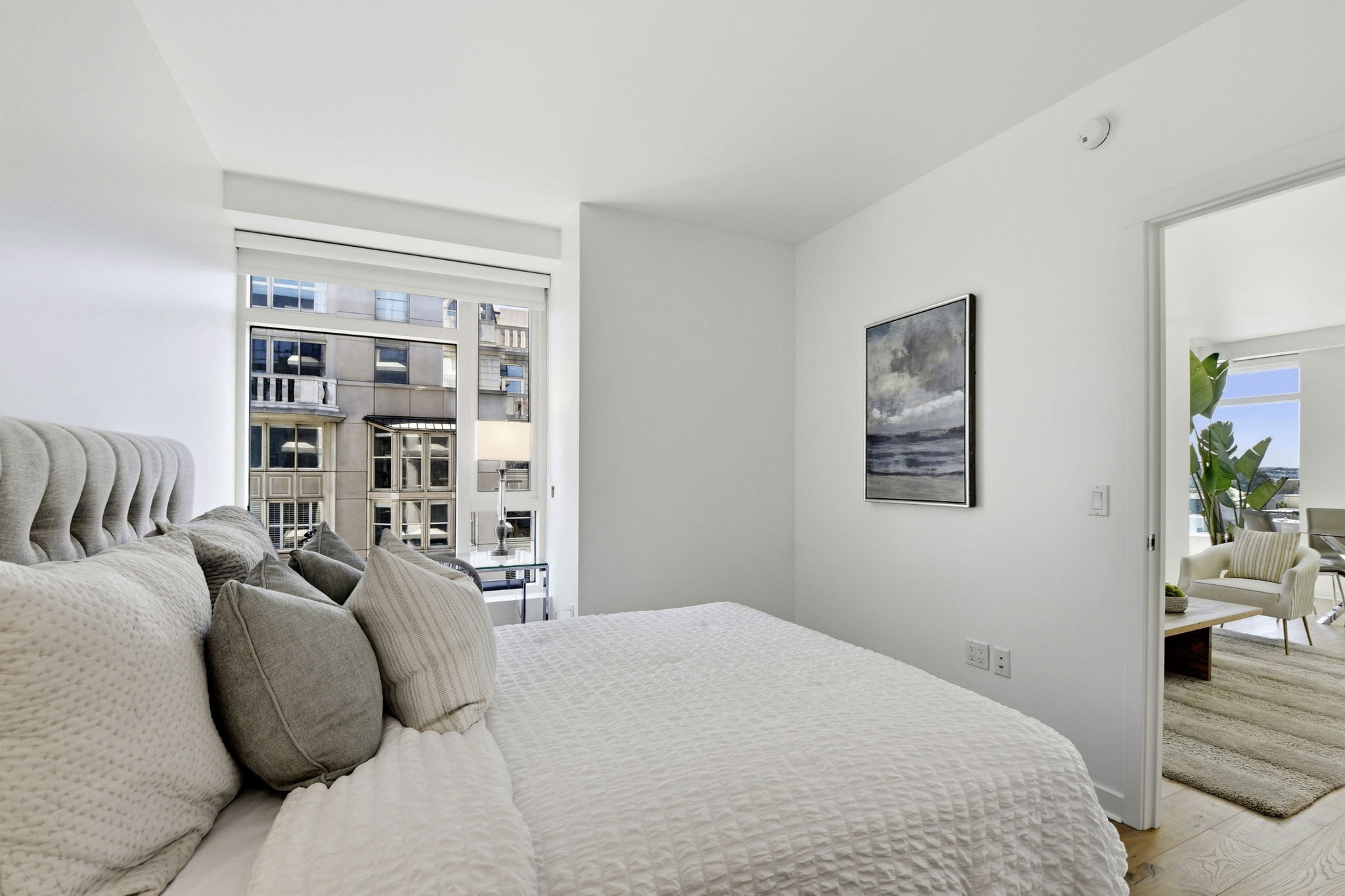 039_F8_1688 Pine St_