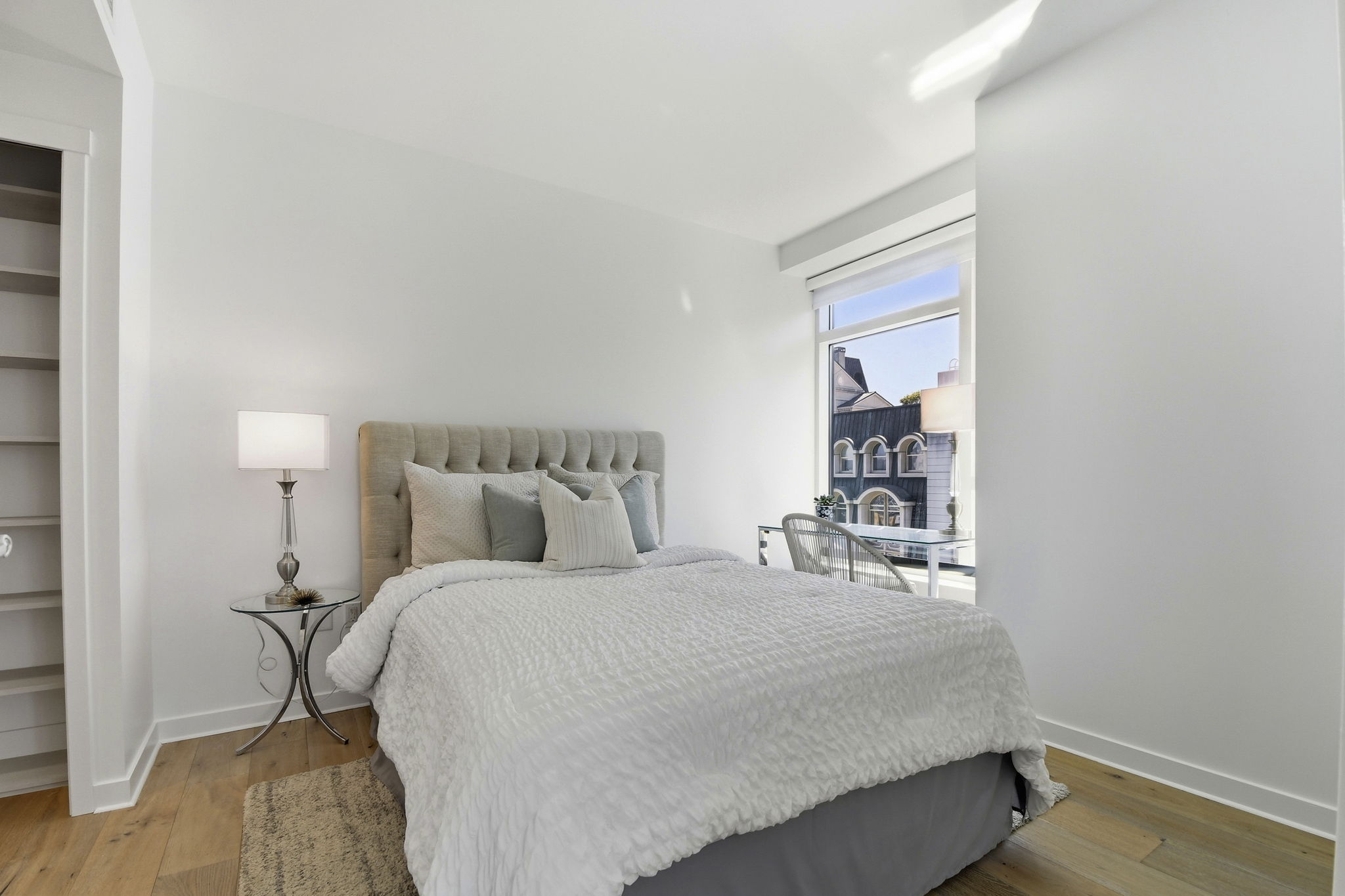 015_F8_1688 Pine St E1008