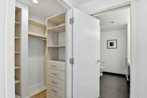 042_F8_1688 Pine St_