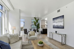 007_F8_1688 Pine St E1008