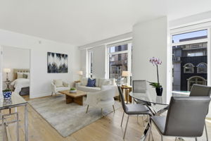 010_F8_1688 Pine St E1008