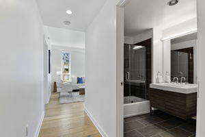 016_F8_1688 Pine St E1008