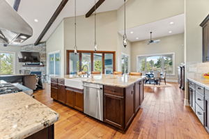 16880 Salut Ct, Reno, NV 89511, USA Photo 11