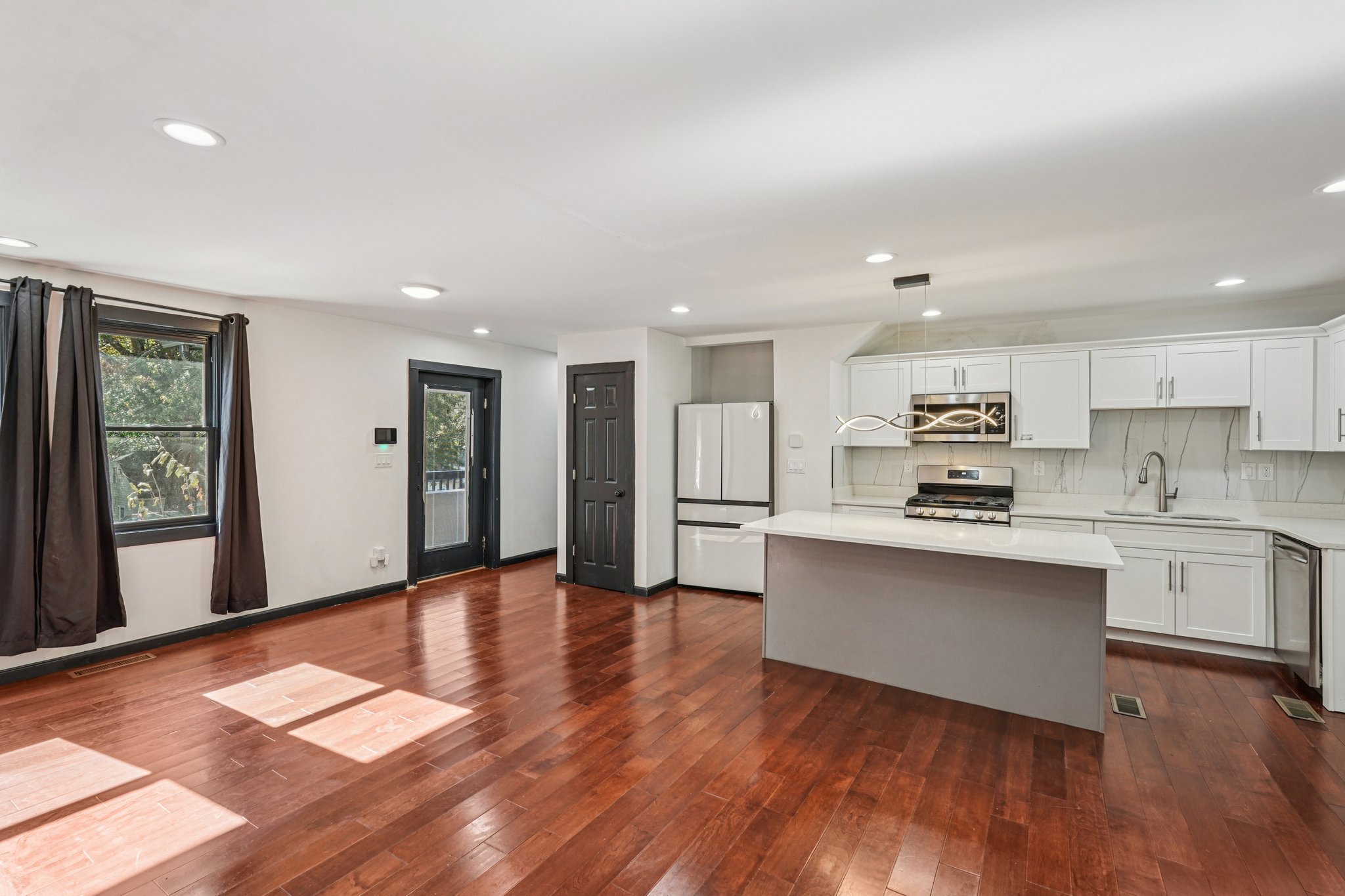 Derry Ave SW-S1911-010.jpg