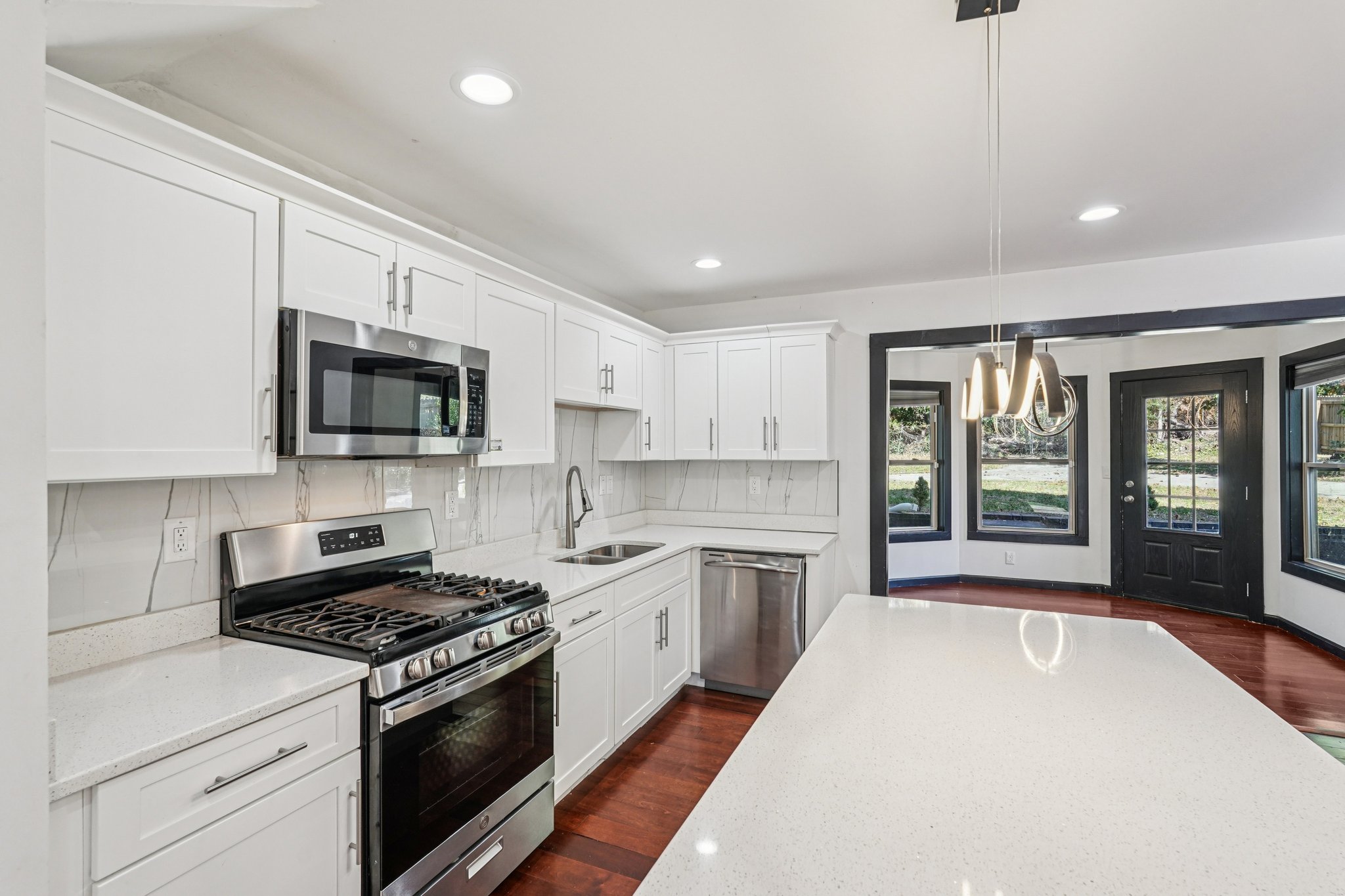 Derry Ave SW-S1911-013.jpg