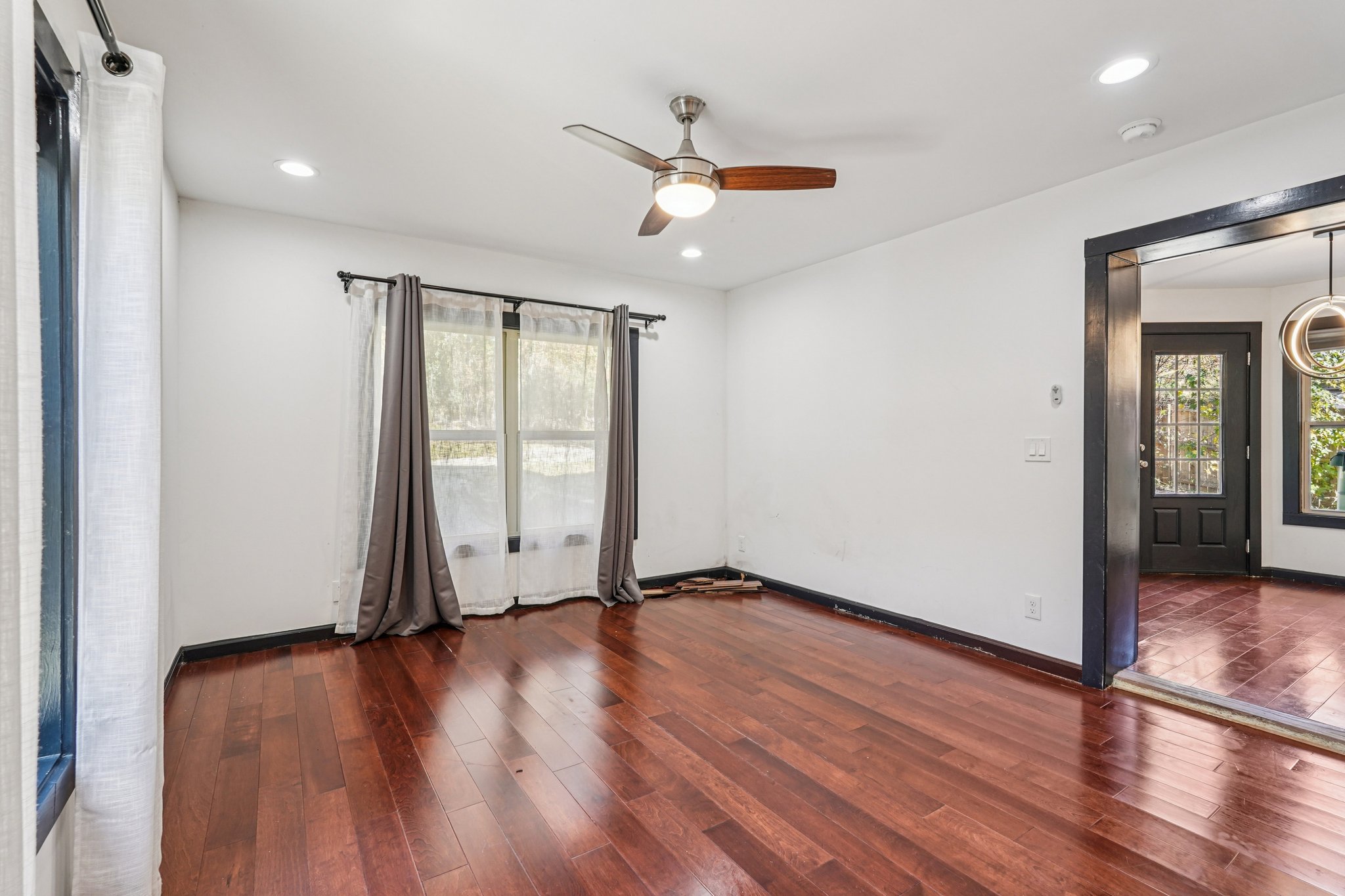 Derry Ave SW-S1911-027.jpg