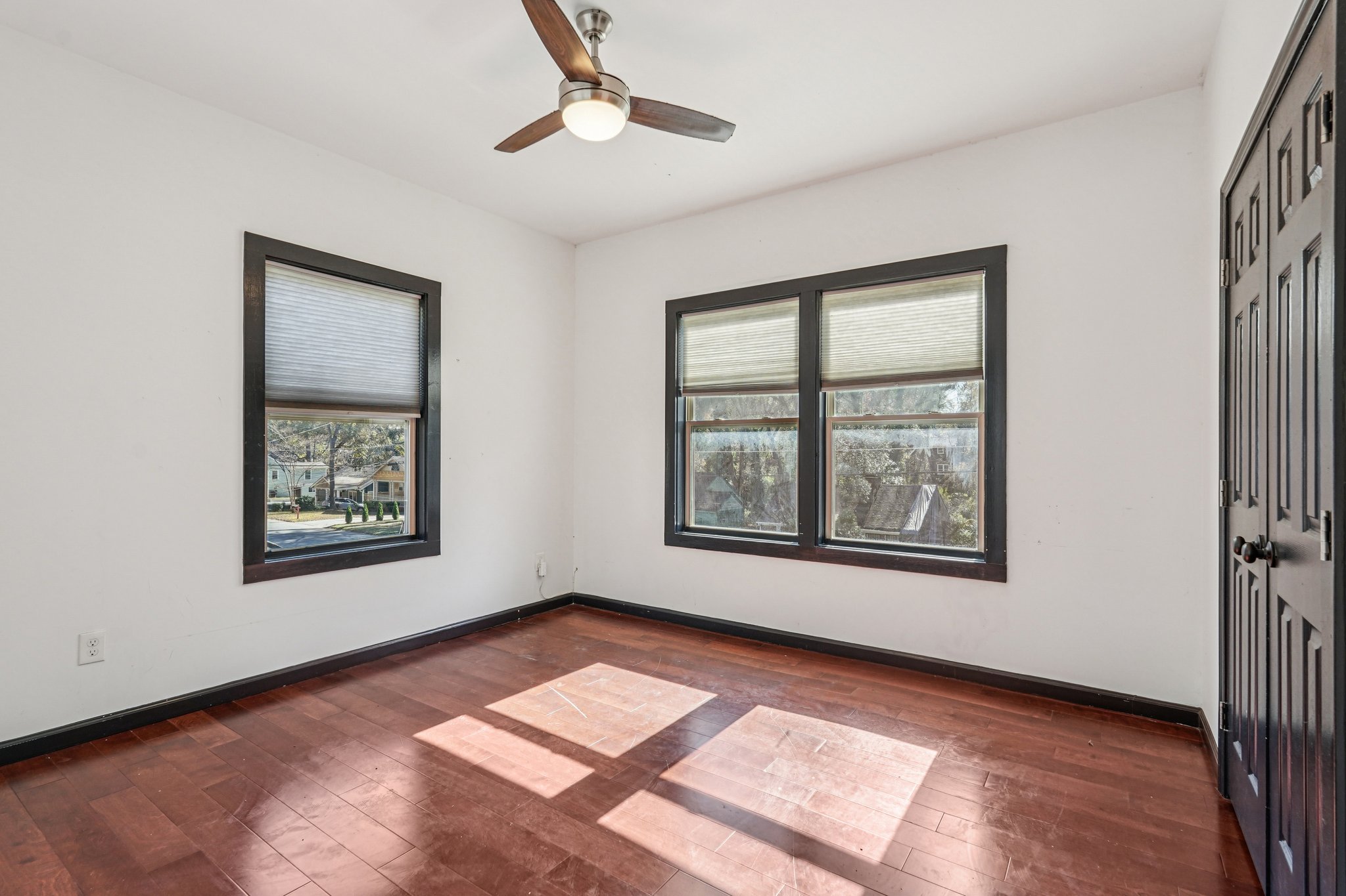 Derry Ave SW-S1911-036.jpg