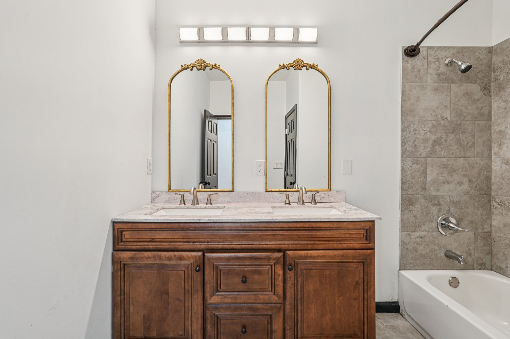 Derry Ave SW-S1911-045.jpg