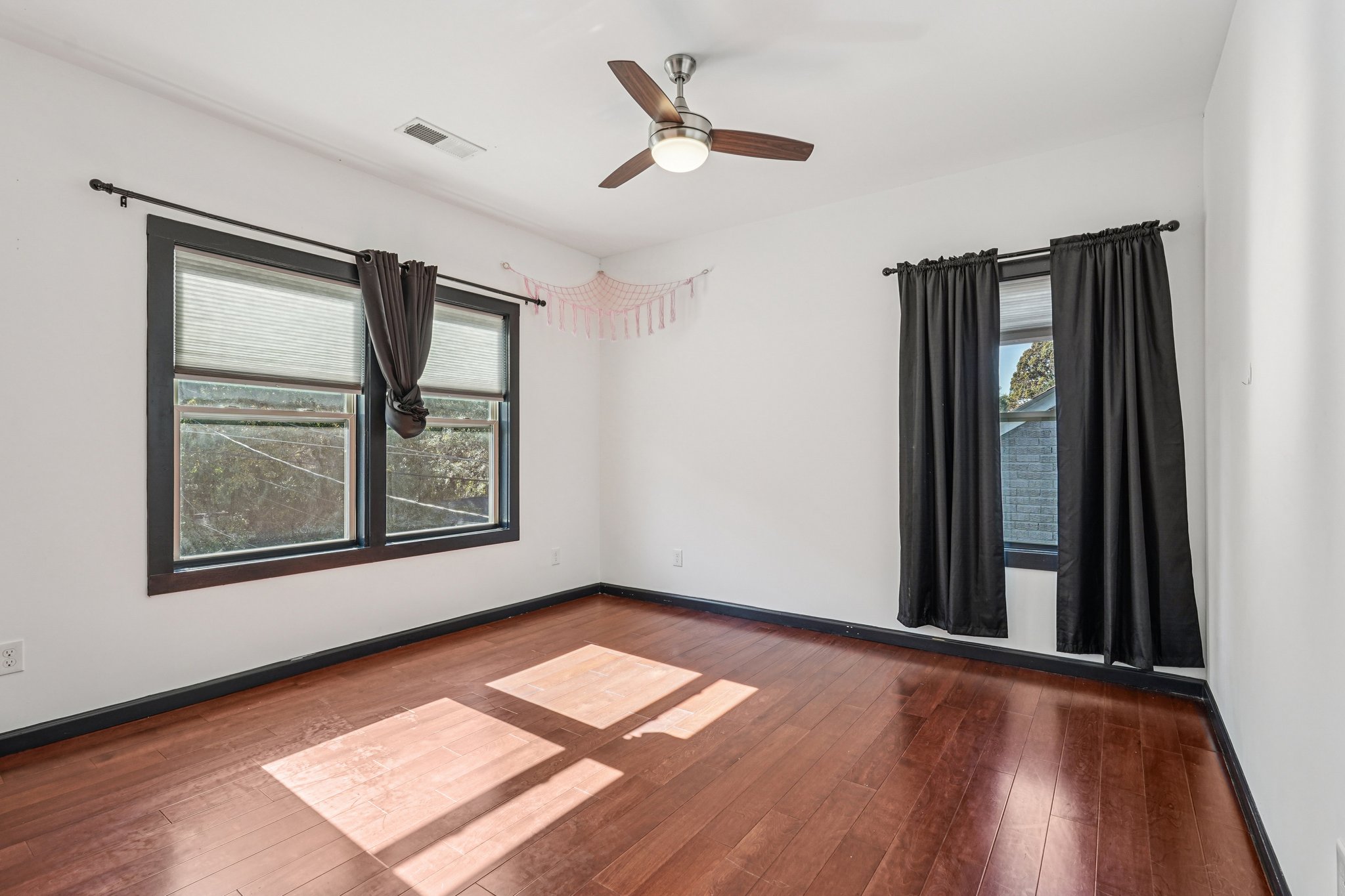 Derry Ave SW-S1911-047.jpg