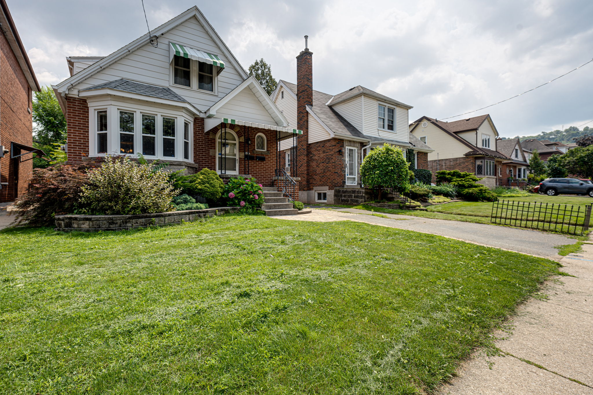 169 Balsam Ave S Hamilton, ON L8M 3B7
