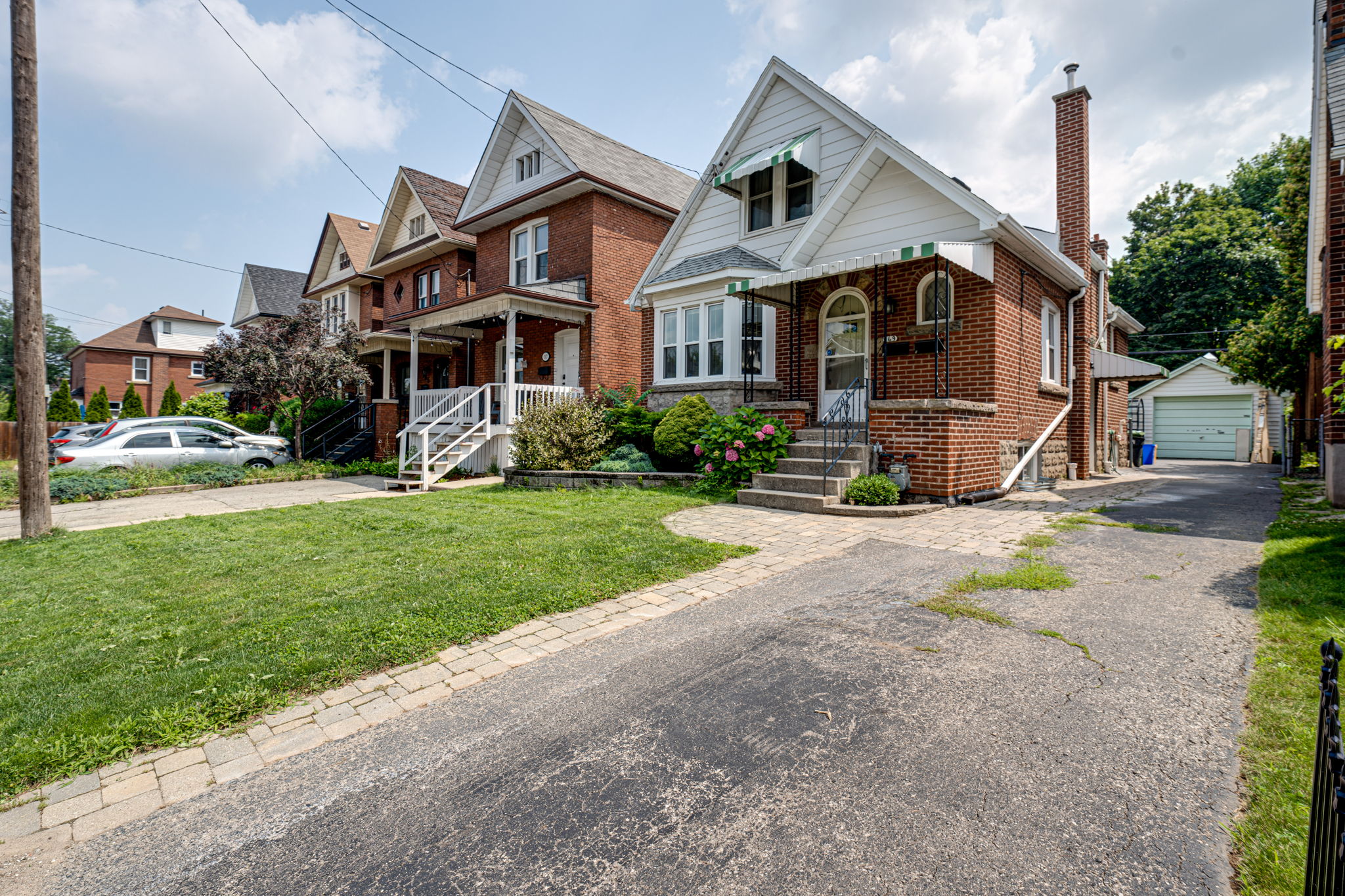 169 Balsam Ave S Hamilton, ON L8M 3B7