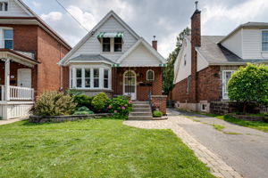 169 Balsam Ave S