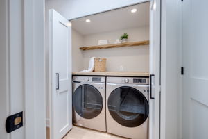 Laundry Room (2nd Floor)