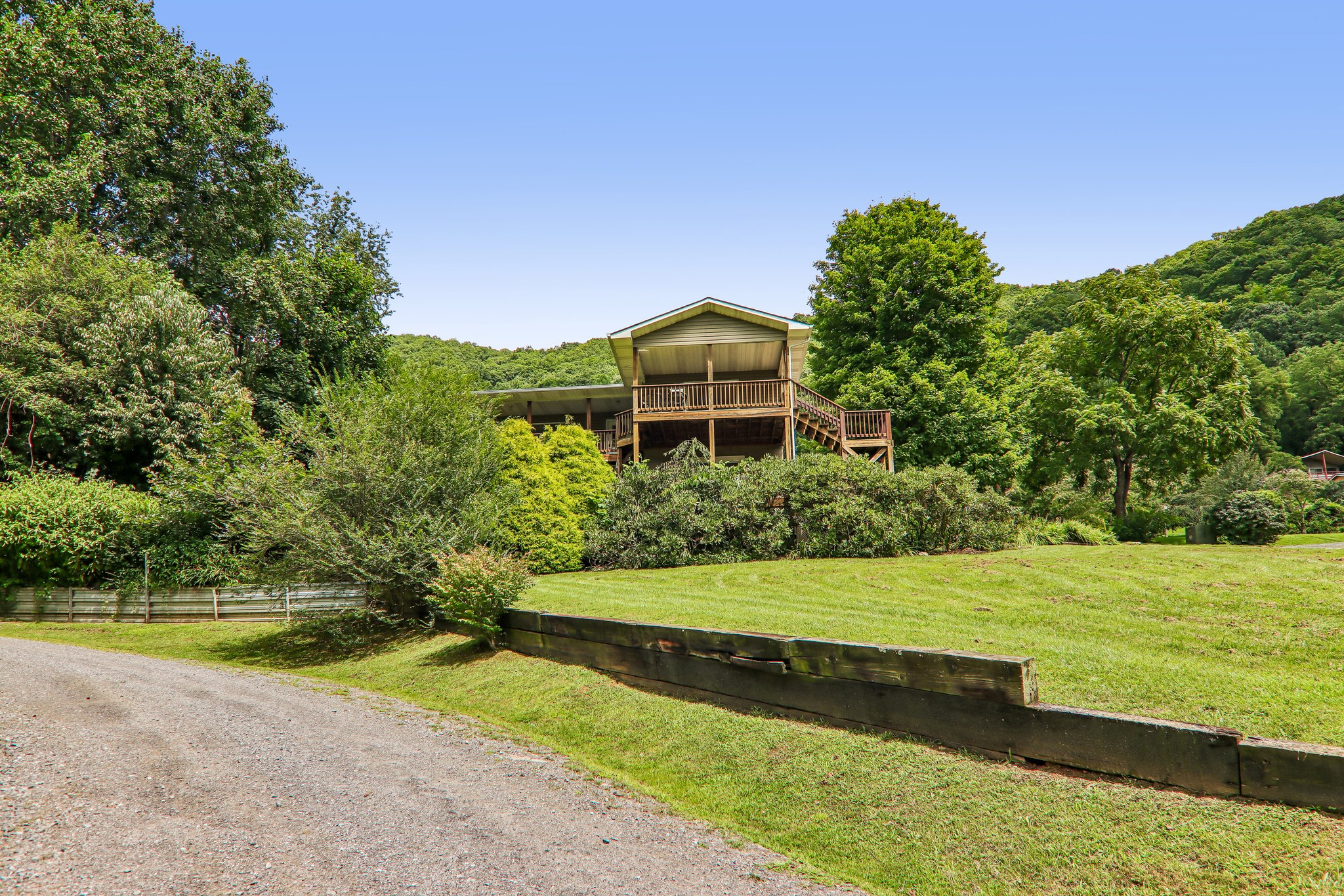 Highview Dr-S0708-004.jpg