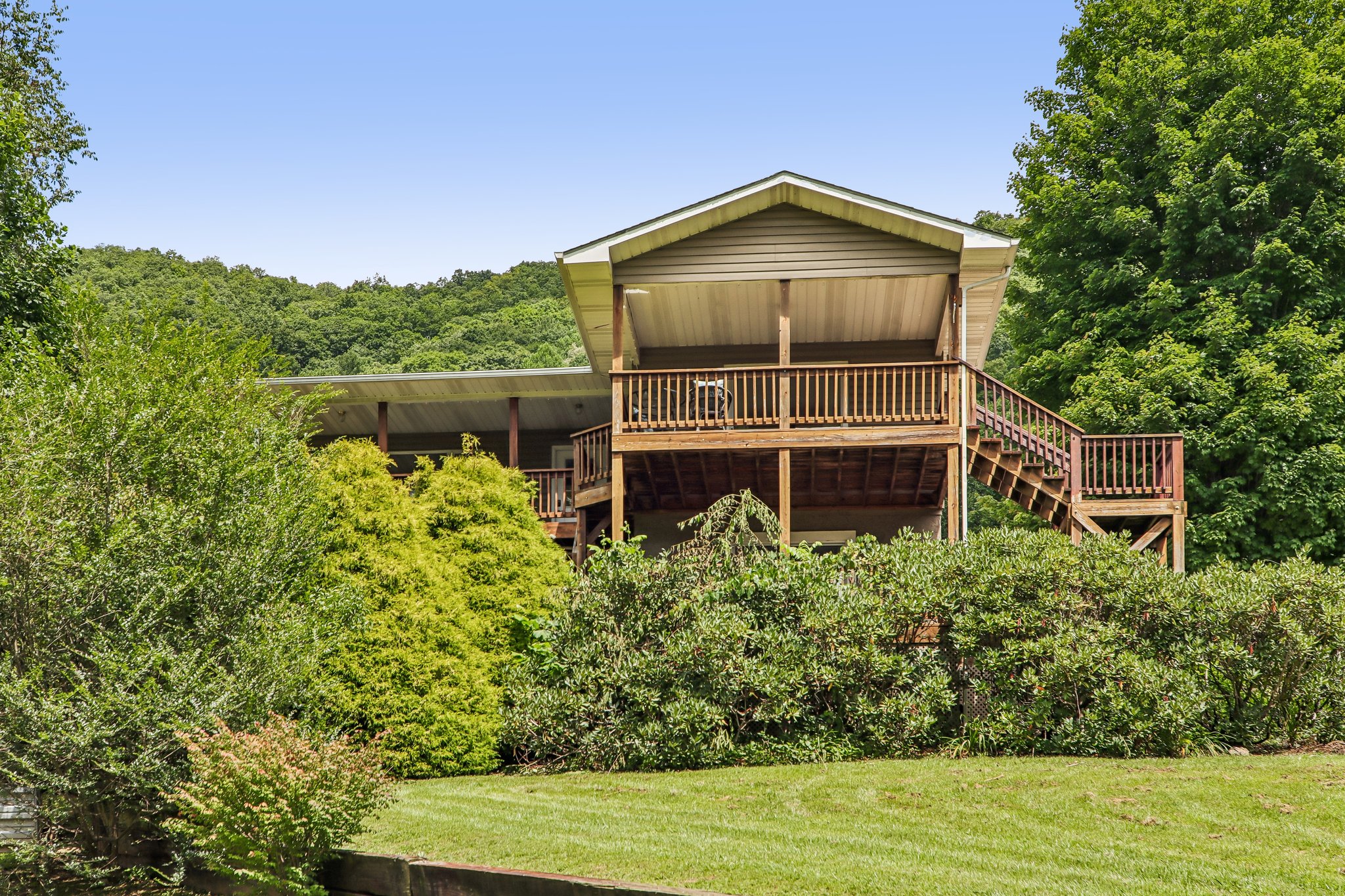 Highview Dr-S0708-005.jpg