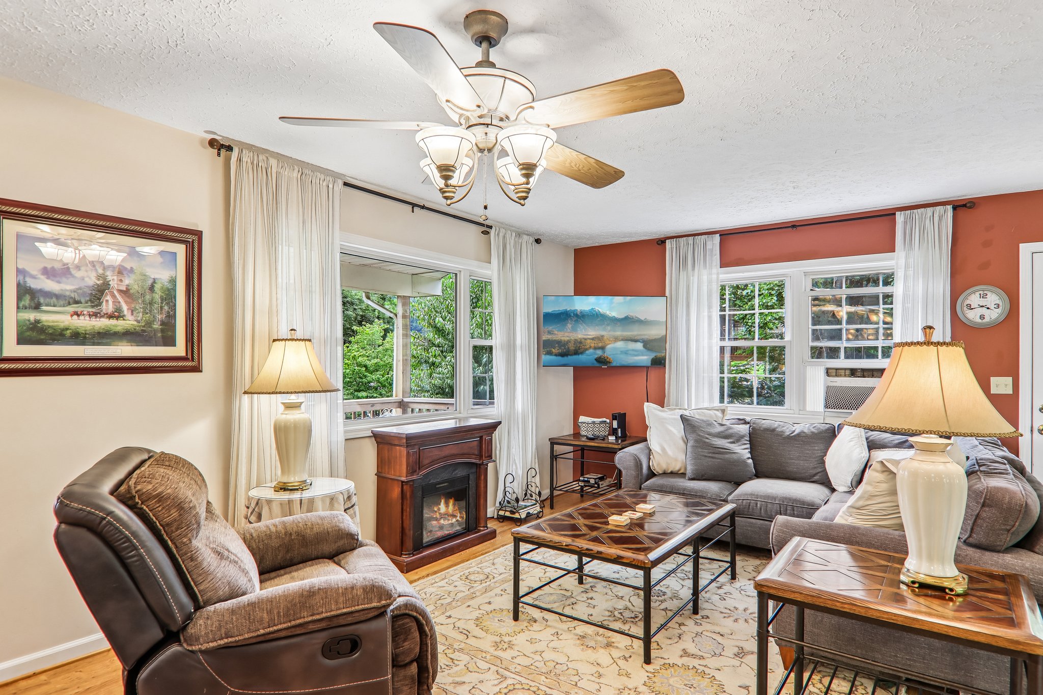 Highview Dr-S0708-009.jpg