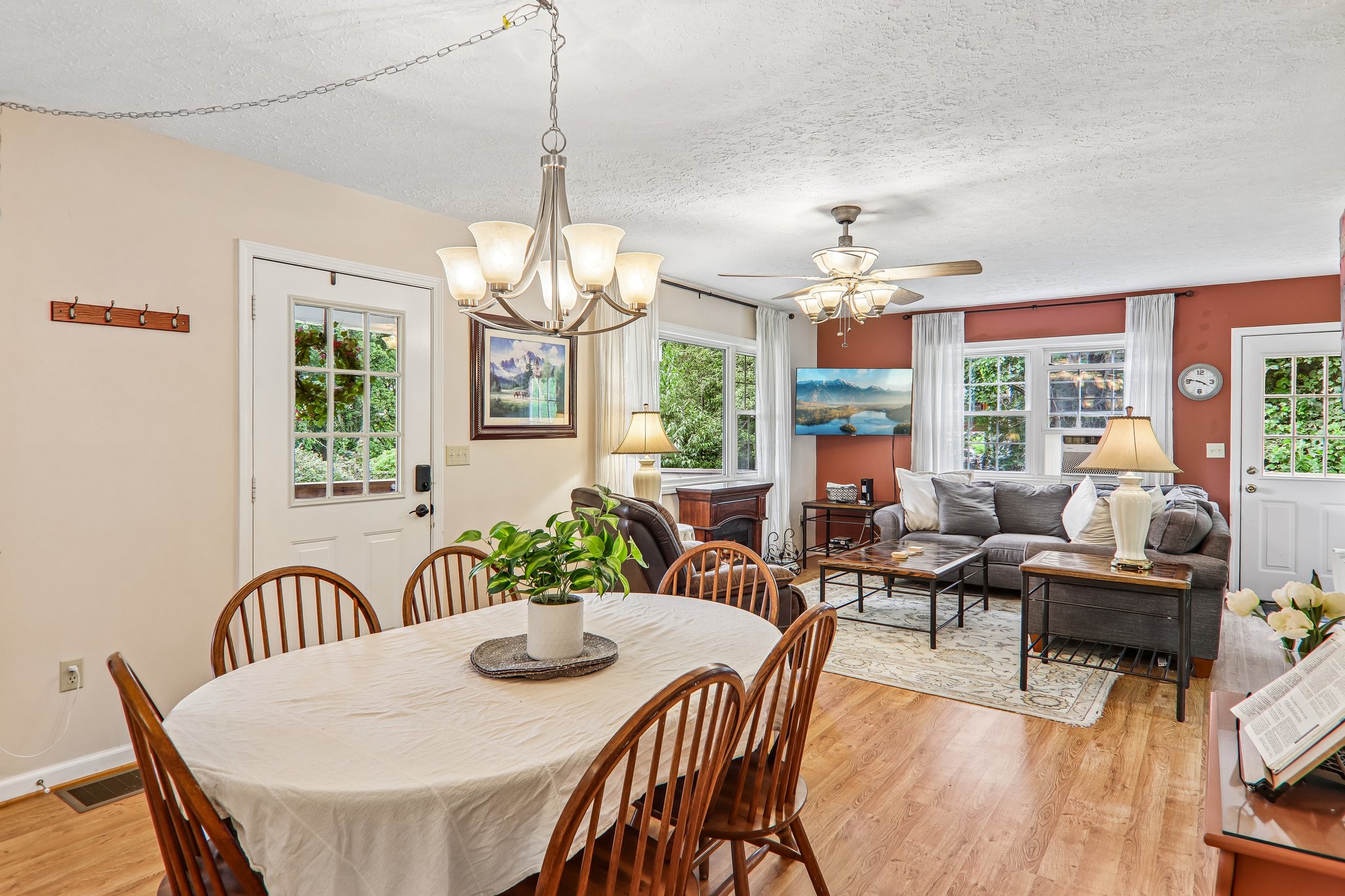 Highview Dr-S0708-017.jpg