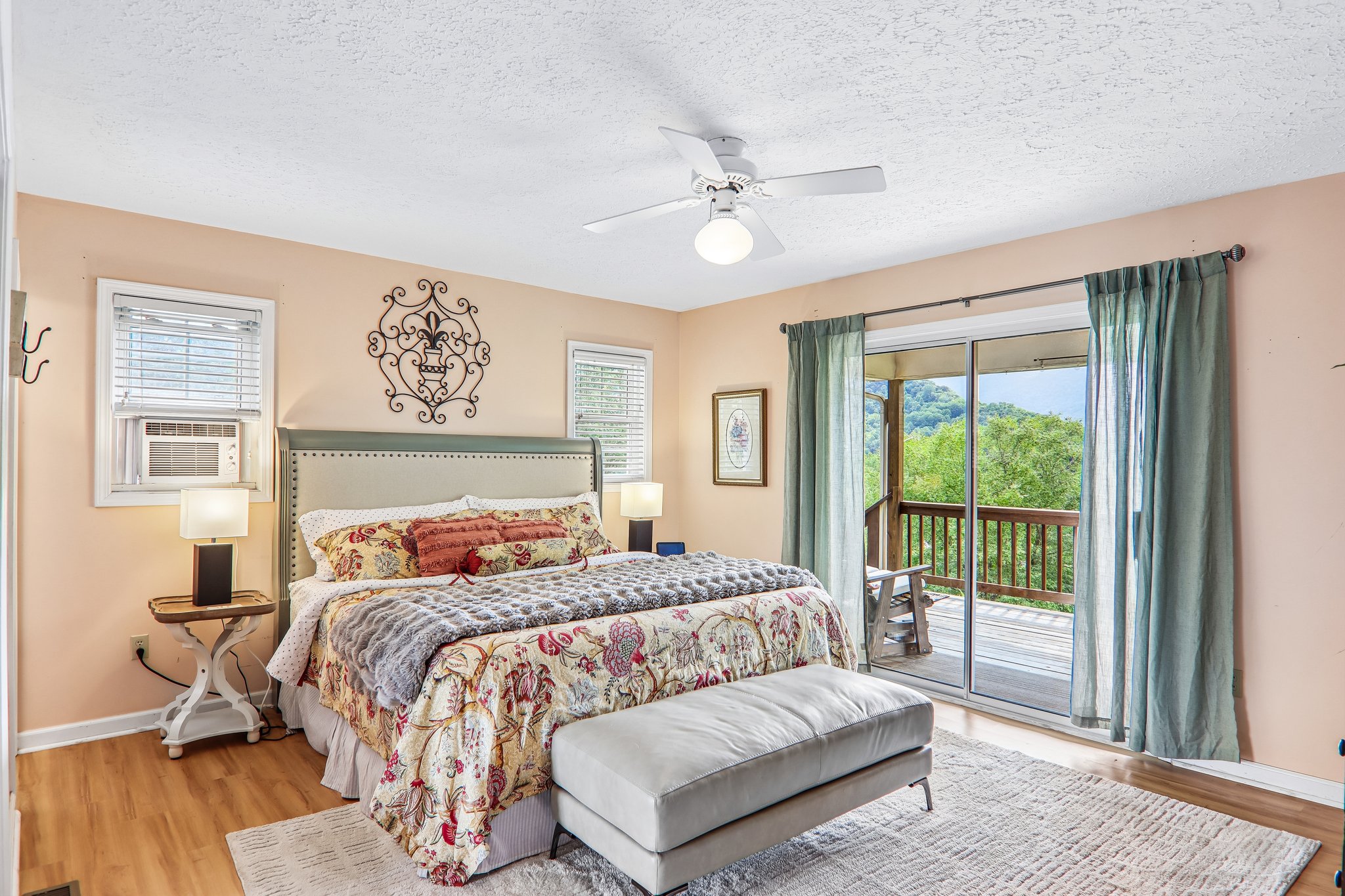 Highview Dr-S0708-024.jpg