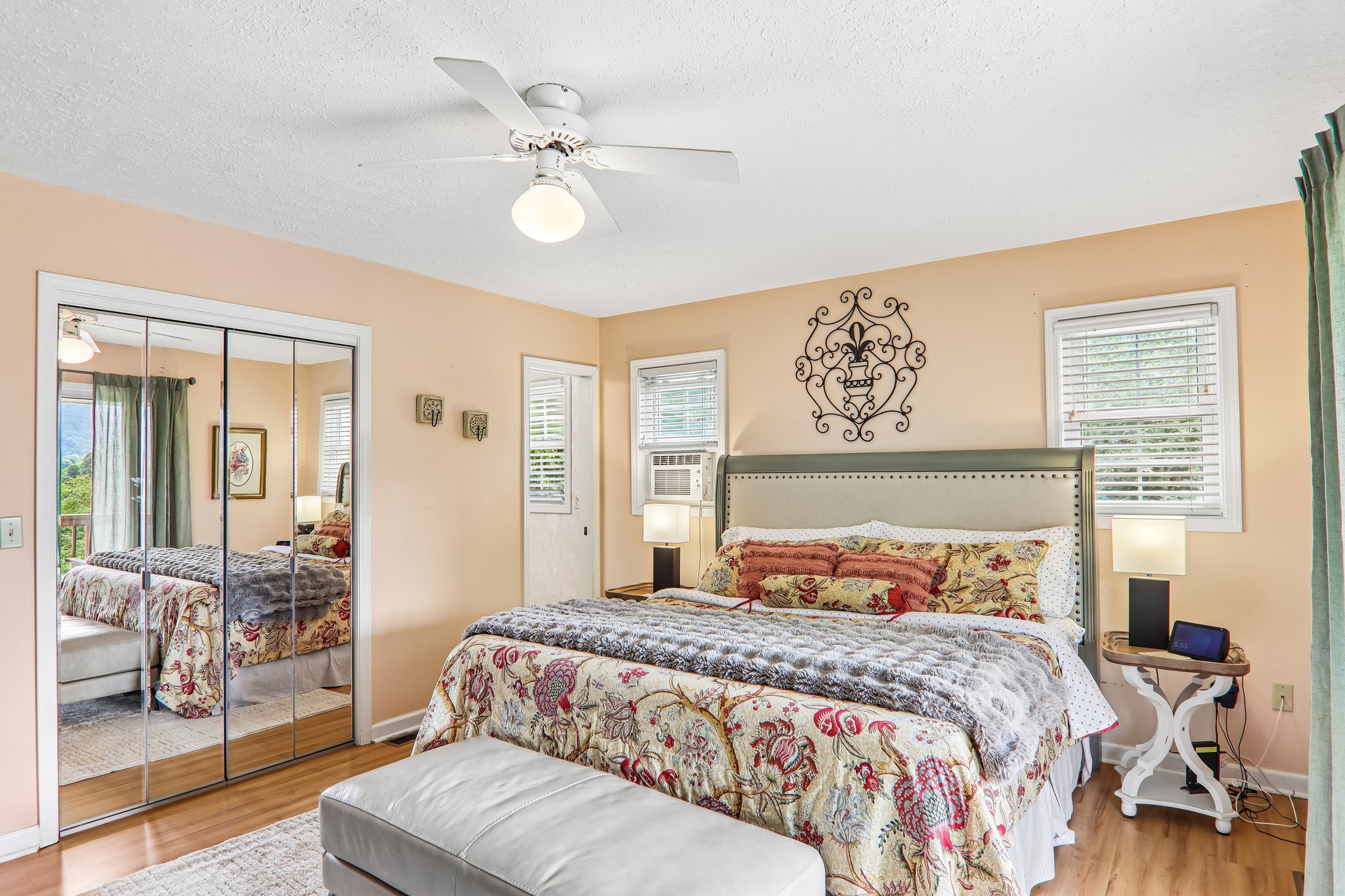 Highview Dr-S0708-025.jpg