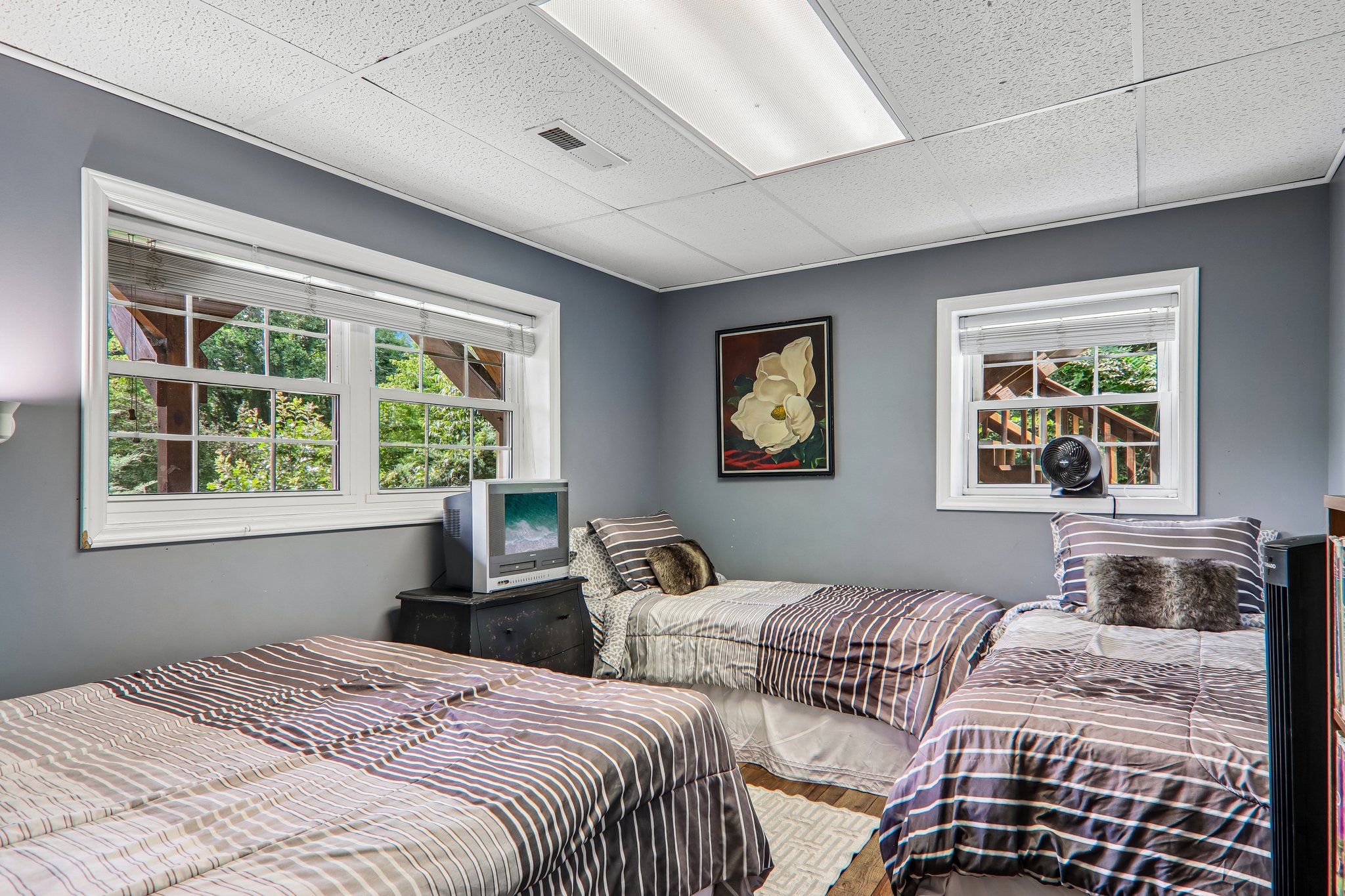 Highview Dr-S0708-036.jpg
