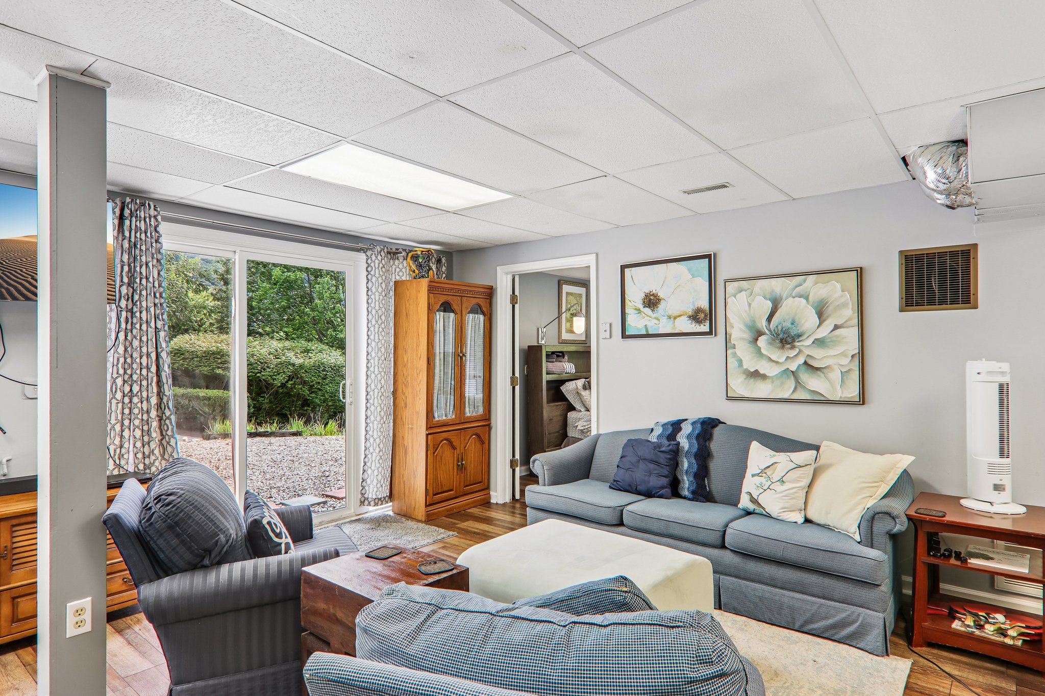Highview Dr-S0708-040.jpg