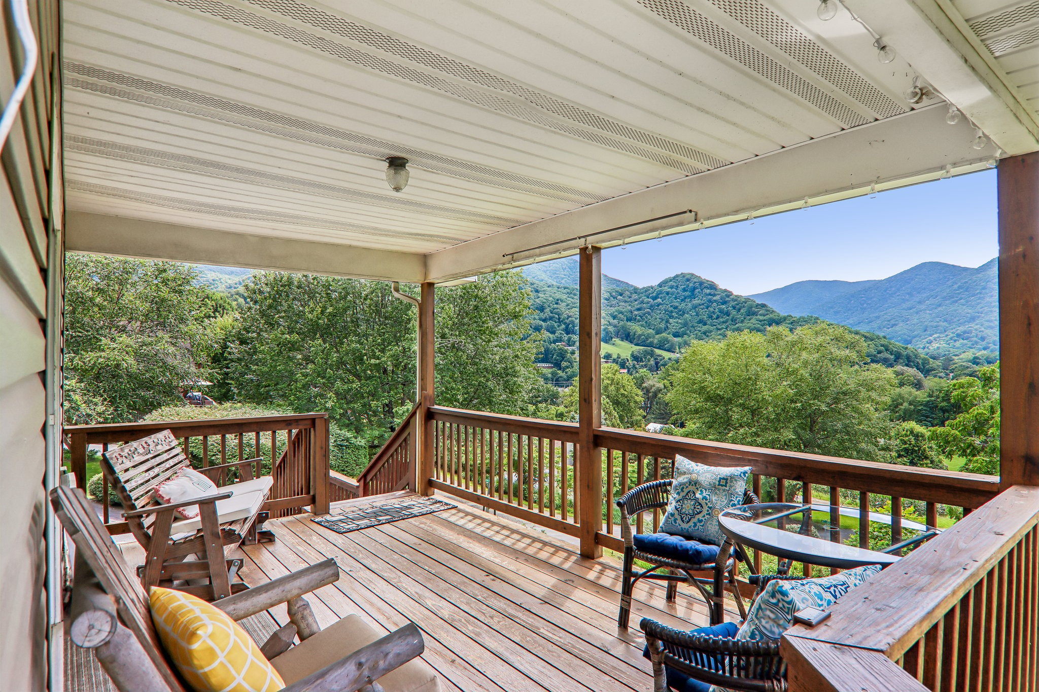Highview Dr-S0708-052.jpg