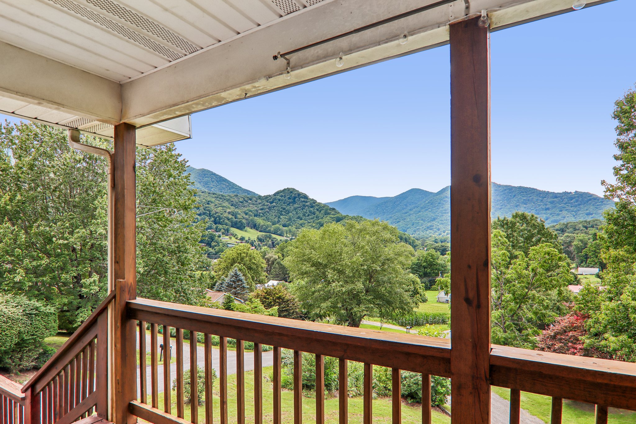 Highview Dr-S0708-054.jpg