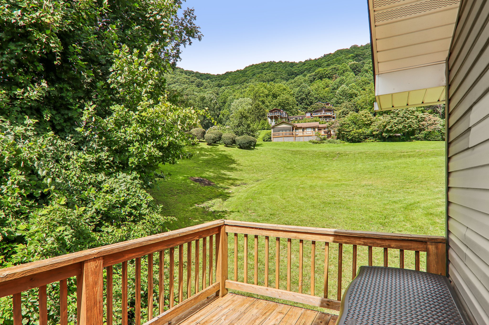 Highview Dr-S0708-055.jpg